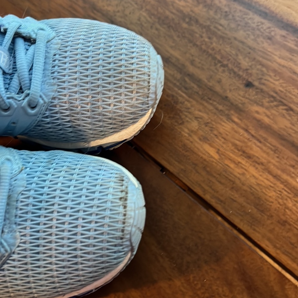 ASICS - Picture 4 of 4